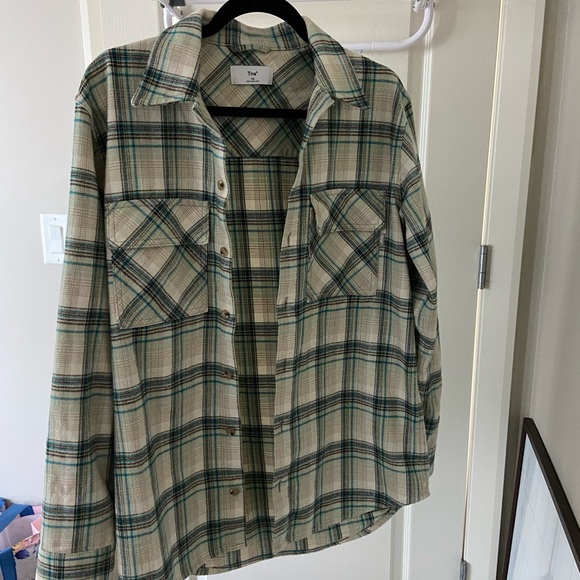 TNA Plaid Oversized Button-up - Picture 2 of 3